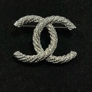 Fashion Jewelry Stamped Silver Designer Brooch